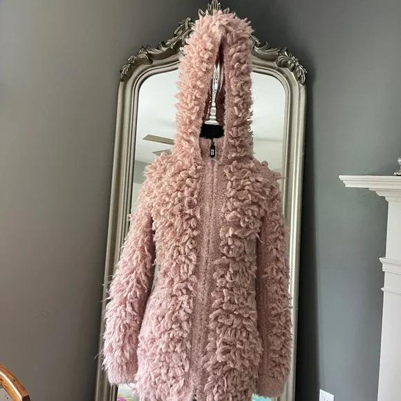 Giorgio Armani Pink Ski Jacket with Cozy Hood - Picture 4 of 8